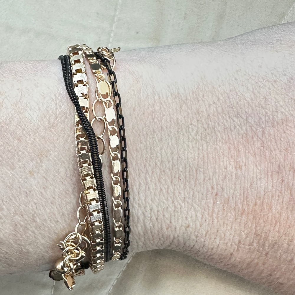 Gold Tone & Black 4 Strand Chain Bracelet/Chocker. EUC - Picture 12 of 14